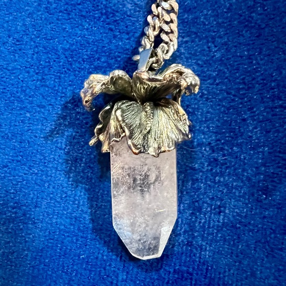 Alexander McQueen Iris Crystal Charm Necklace - Picture 4 of 12